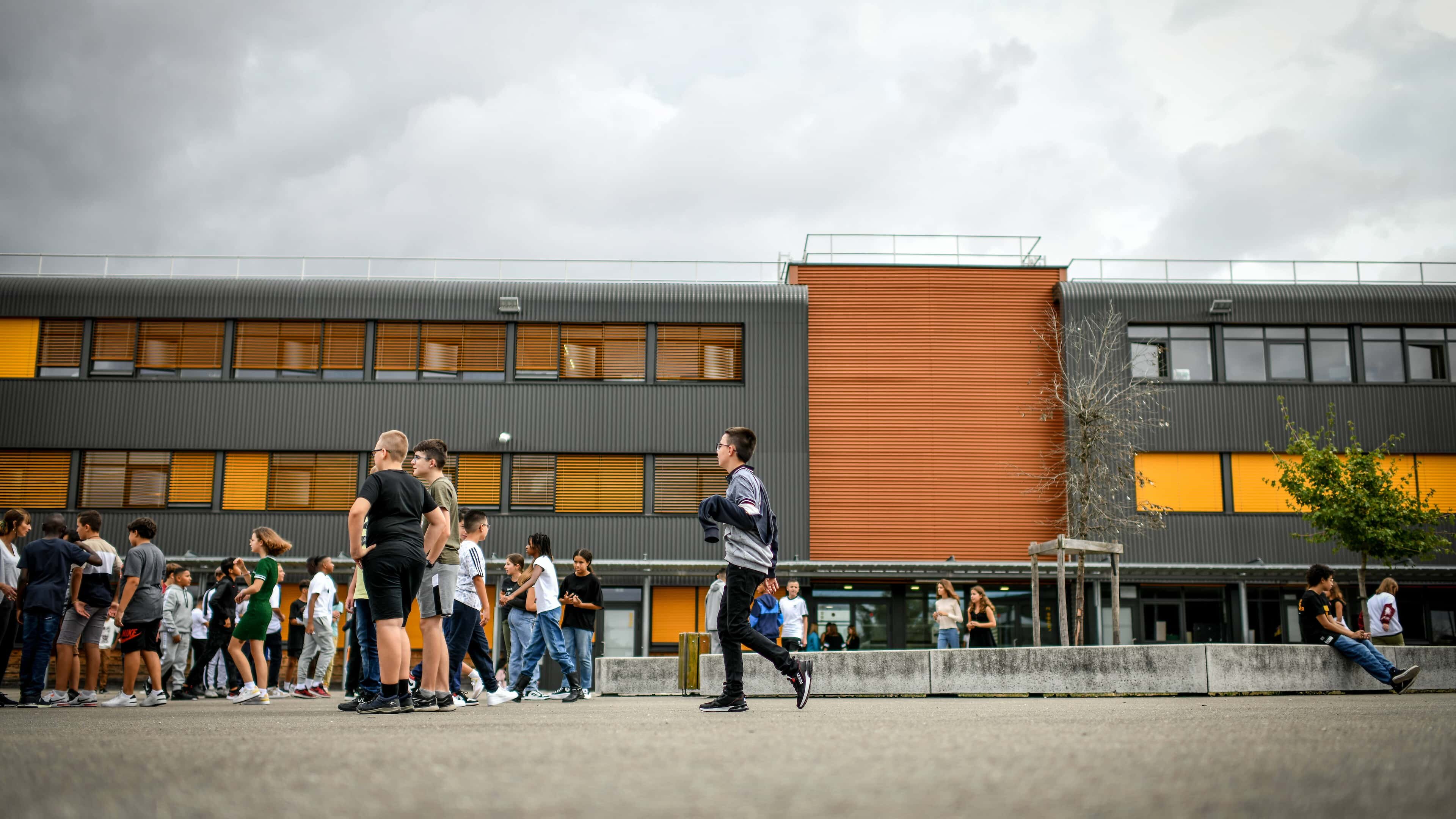 Cours du collège Claude Masse près de Bordeaux