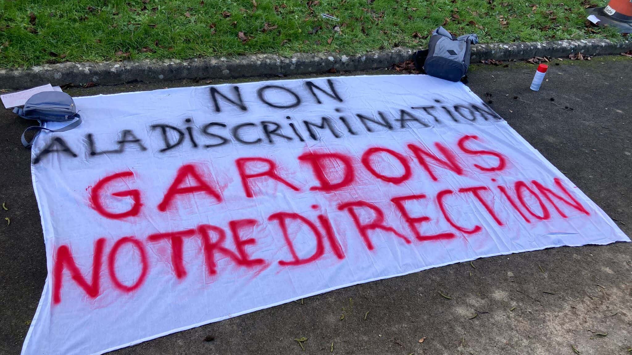 Banderole de soutien de l'établissement